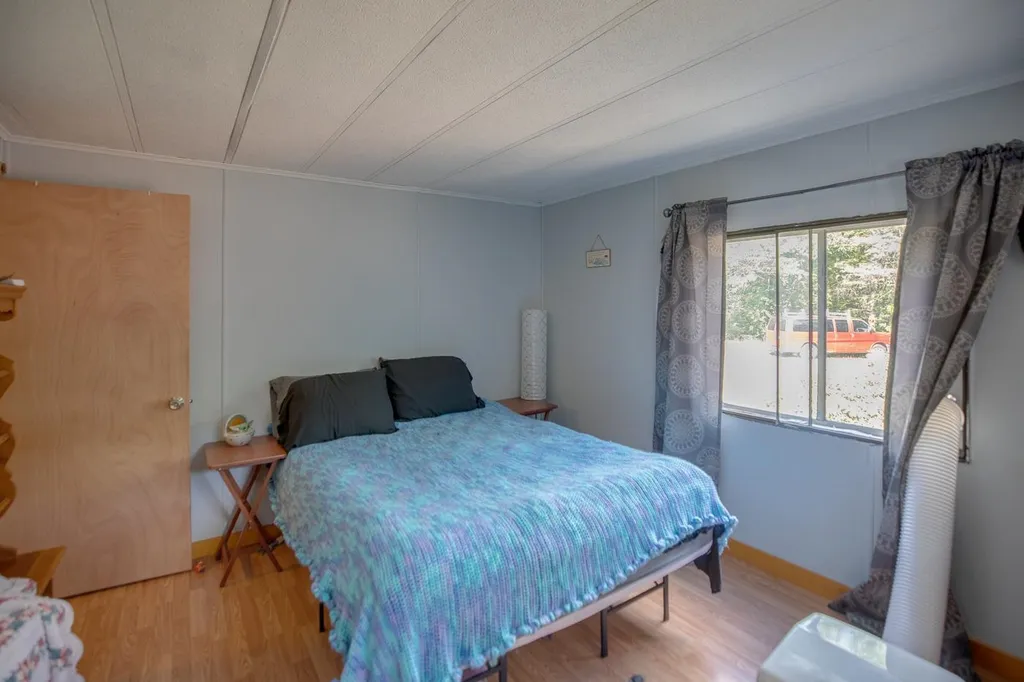 24 Robbins Nest Road Thornton NH 03285