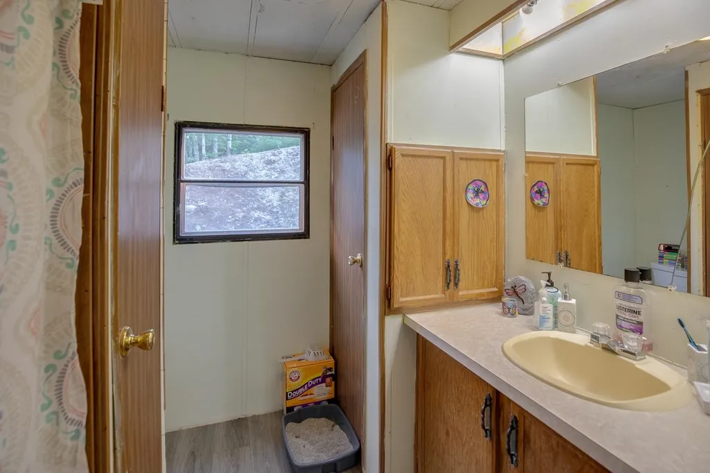 24 Robbins Nest Road Thornton NH 03285