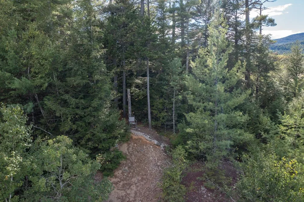 24 Robbins Nest Road Thornton NH 03285