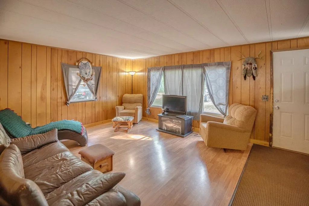 24 Robbins Nest Road Thornton NH 03285