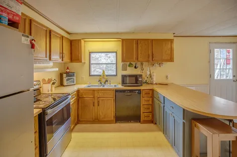 24 Robbins Nest Road Thornton NH 03285