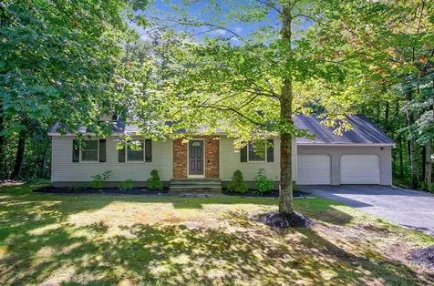 10 Jiminy Drive Wolfeboro NH 03894