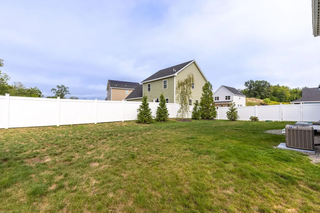 123 Fillmore Boulevard Rochester NH 03867