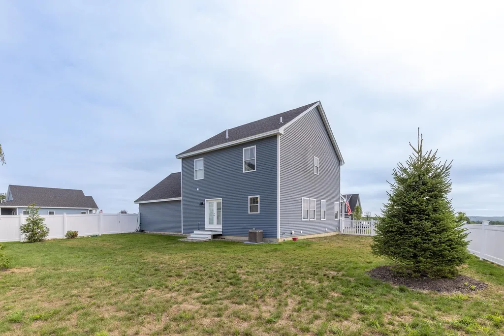 123 Fillmore Boulevard Rochester NH 03867