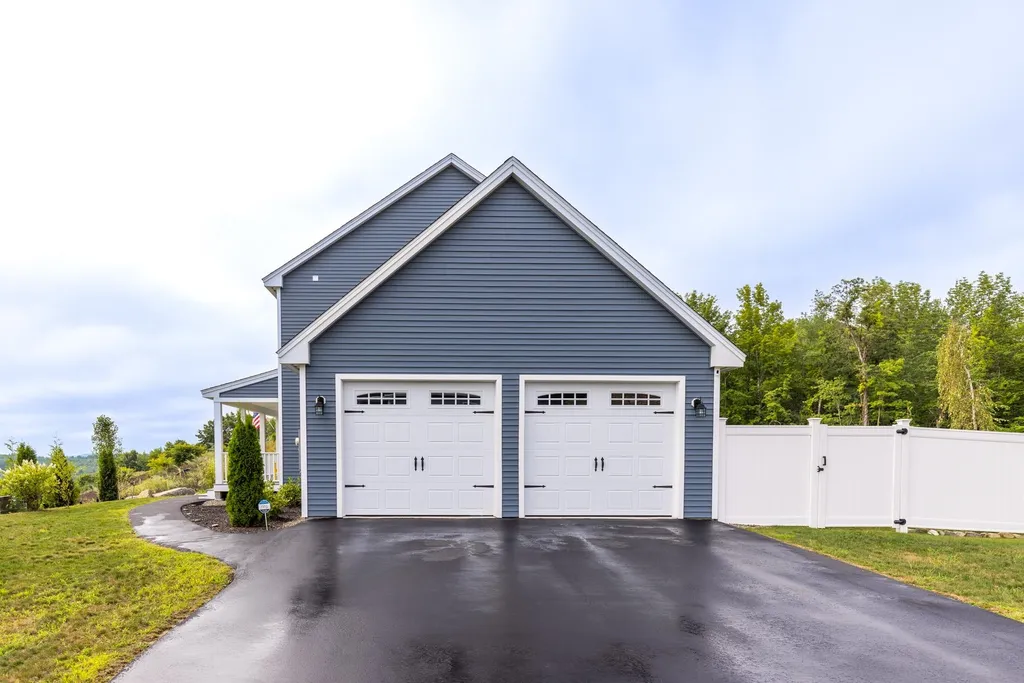 123 Fillmore Boulevard Rochester NH 03867