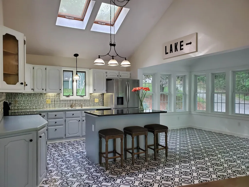12 Treehouse Way Barrington NH 03825