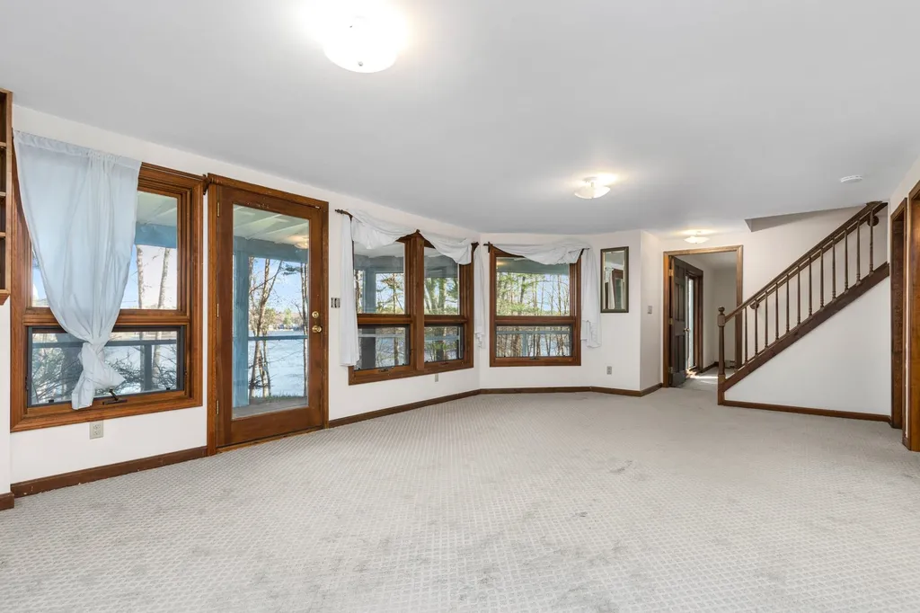 12 Treehouse Way Barrington NH 03825