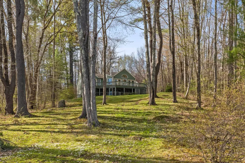12 Treehouse Way Barrington NH 03825