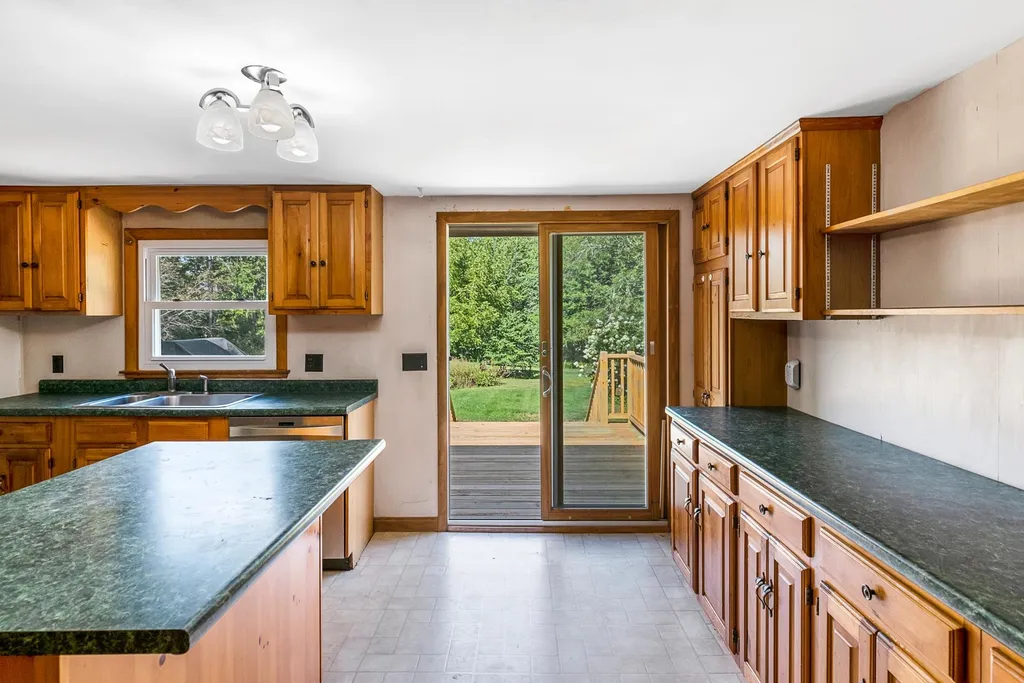 402 Cross Hill Road Wilmot NH 03287
