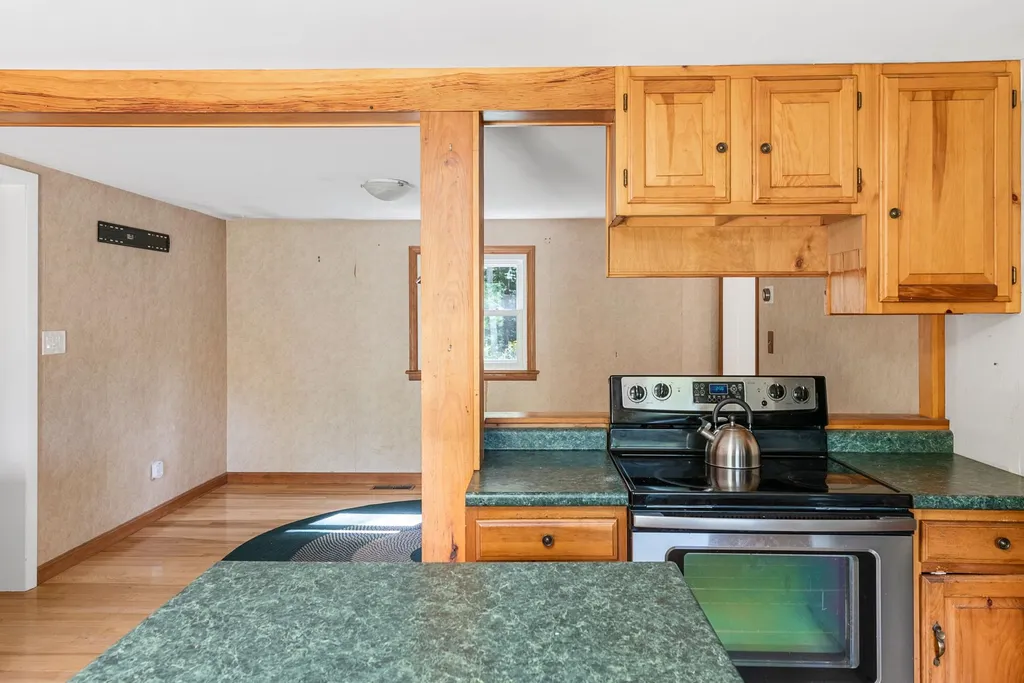 402 Cross Hill Road Wilmot NH 03287
