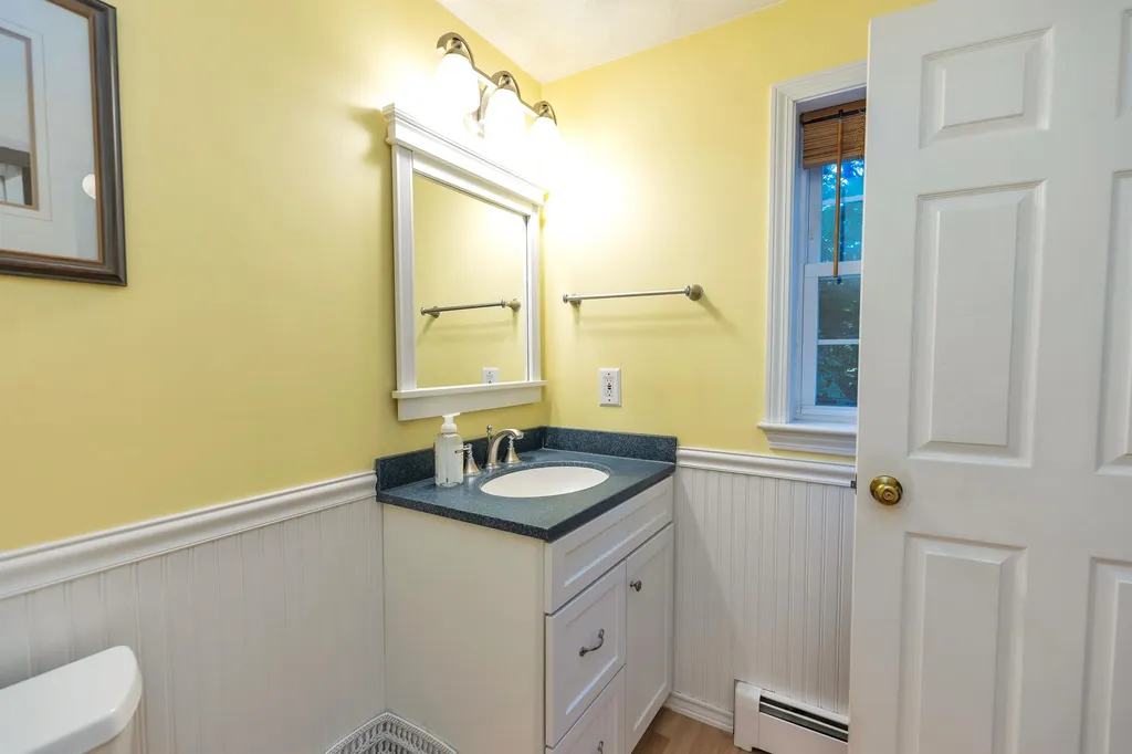 19 Scotchpine Lane Merrimack NH 03054