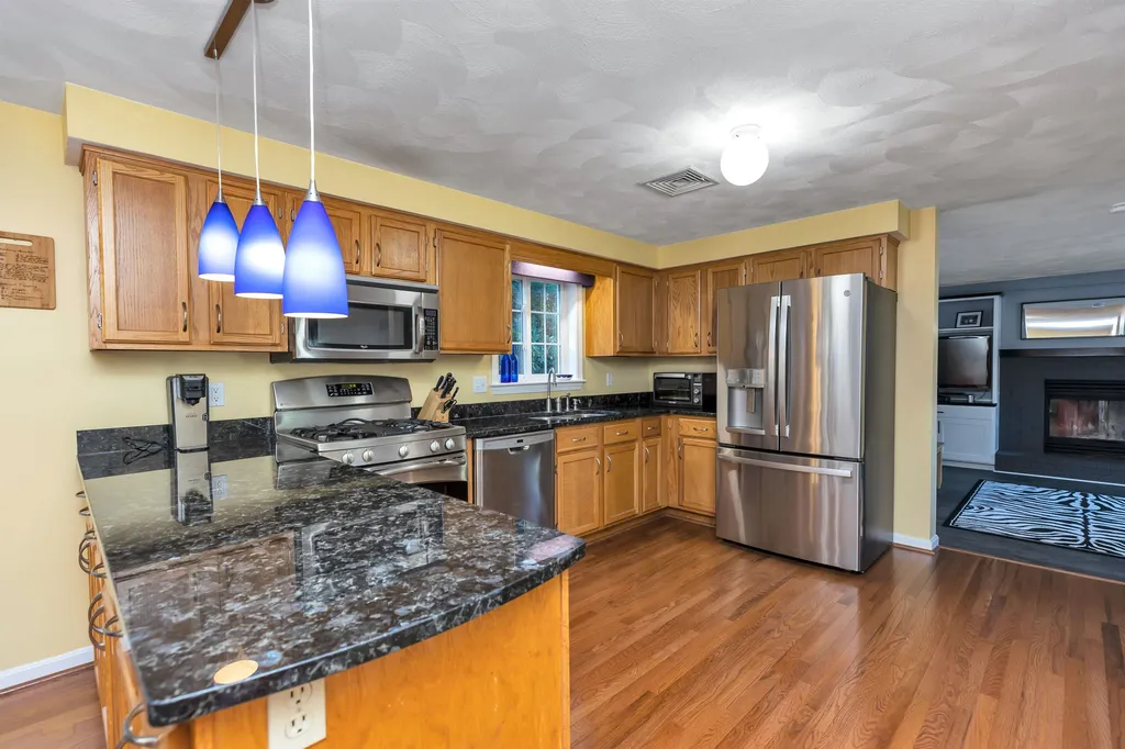 19 Scotchpine Lane Merrimack NH 03054