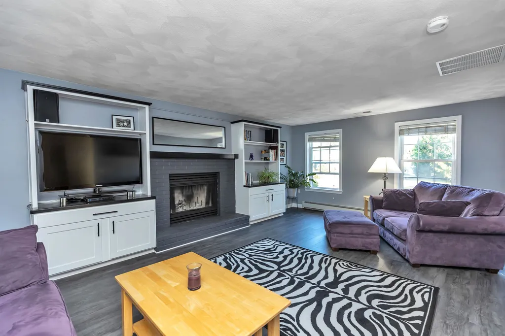 19 Scotchpine Lane Merrimack NH 03054