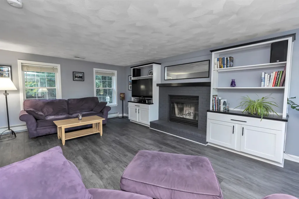 19 Scotchpine Lane Merrimack NH 03054