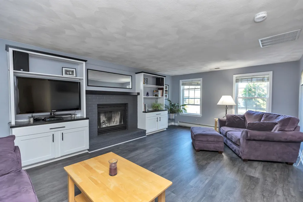 19 Scotchpine Lane Merrimack NH 03054