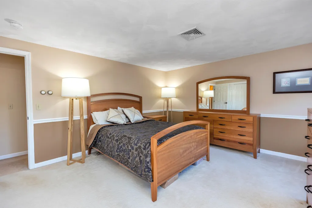 19 Scotchpine Lane Merrimack NH 03054