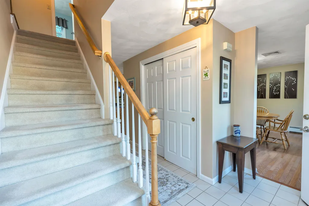 19 Scotchpine Lane Merrimack NH 03054
