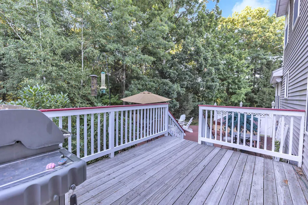19 Scotchpine Lane Merrimack NH 03054