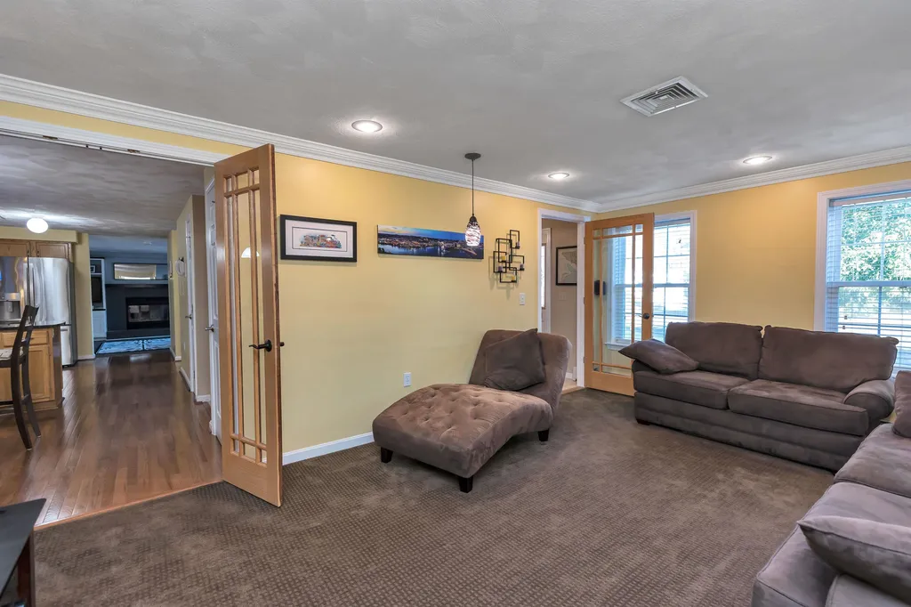 19 Scotchpine Lane Merrimack NH 03054