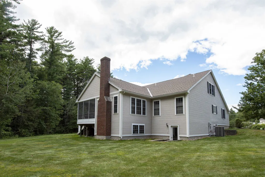 36 Meadowood Drive Exeter NH 03833
