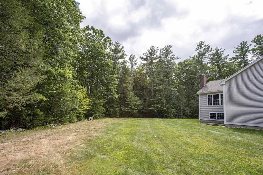 36 Meadowood Drive Exeter NH 03833
