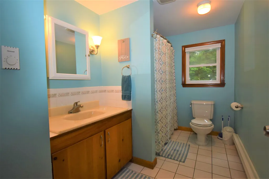 16 Clement Avenue Kingston NH 03848