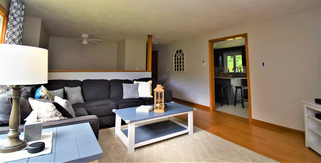 16 Clement Avenue Kingston NH 03848