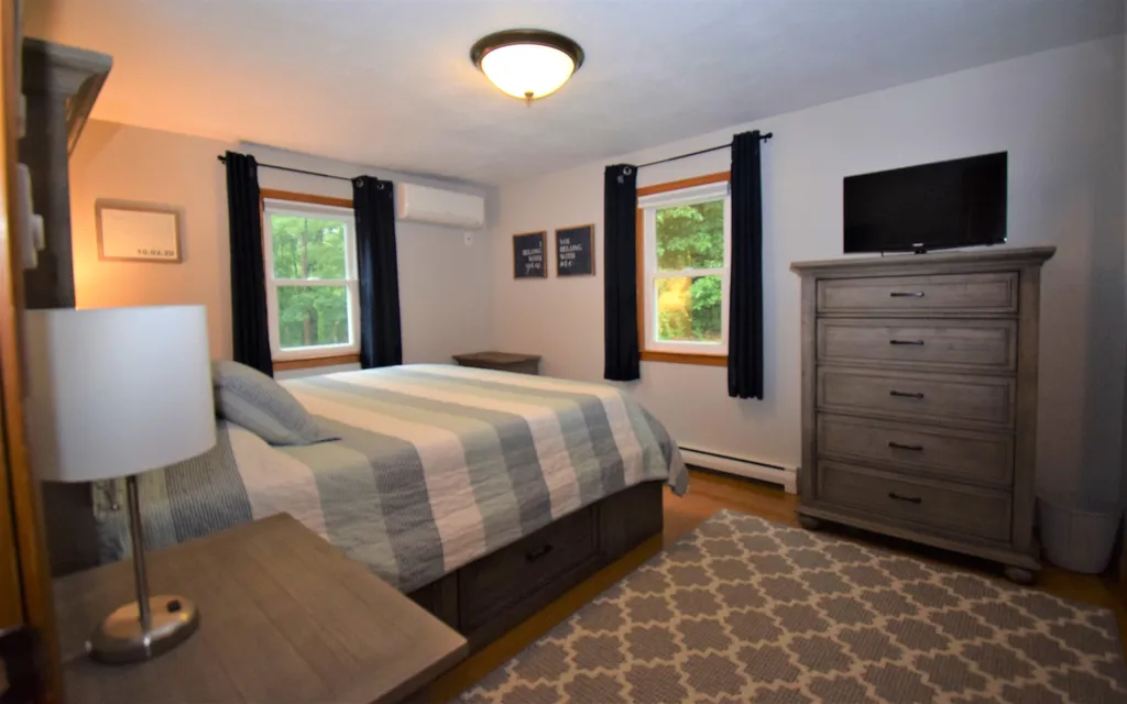 16 Clement Avenue Kingston NH 03848