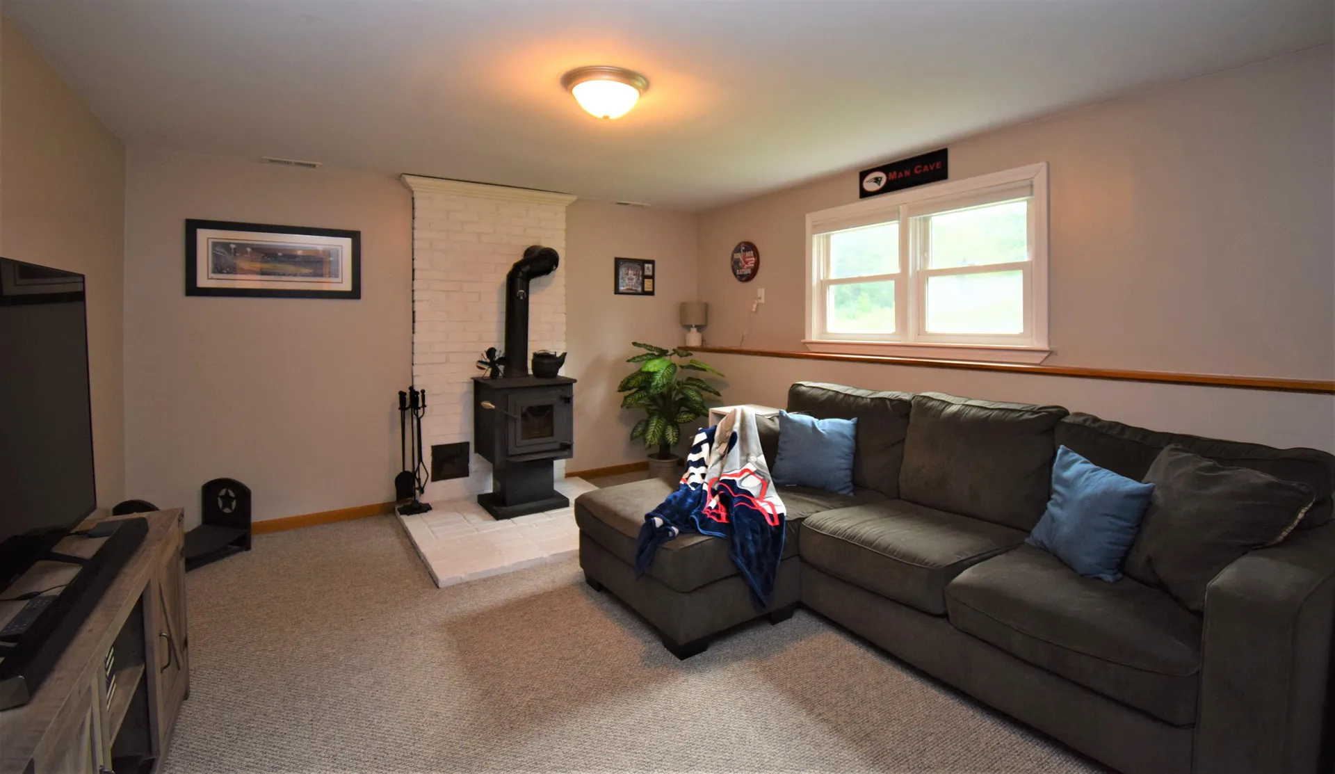 16 Clement Avenue Kingston NH 03848
