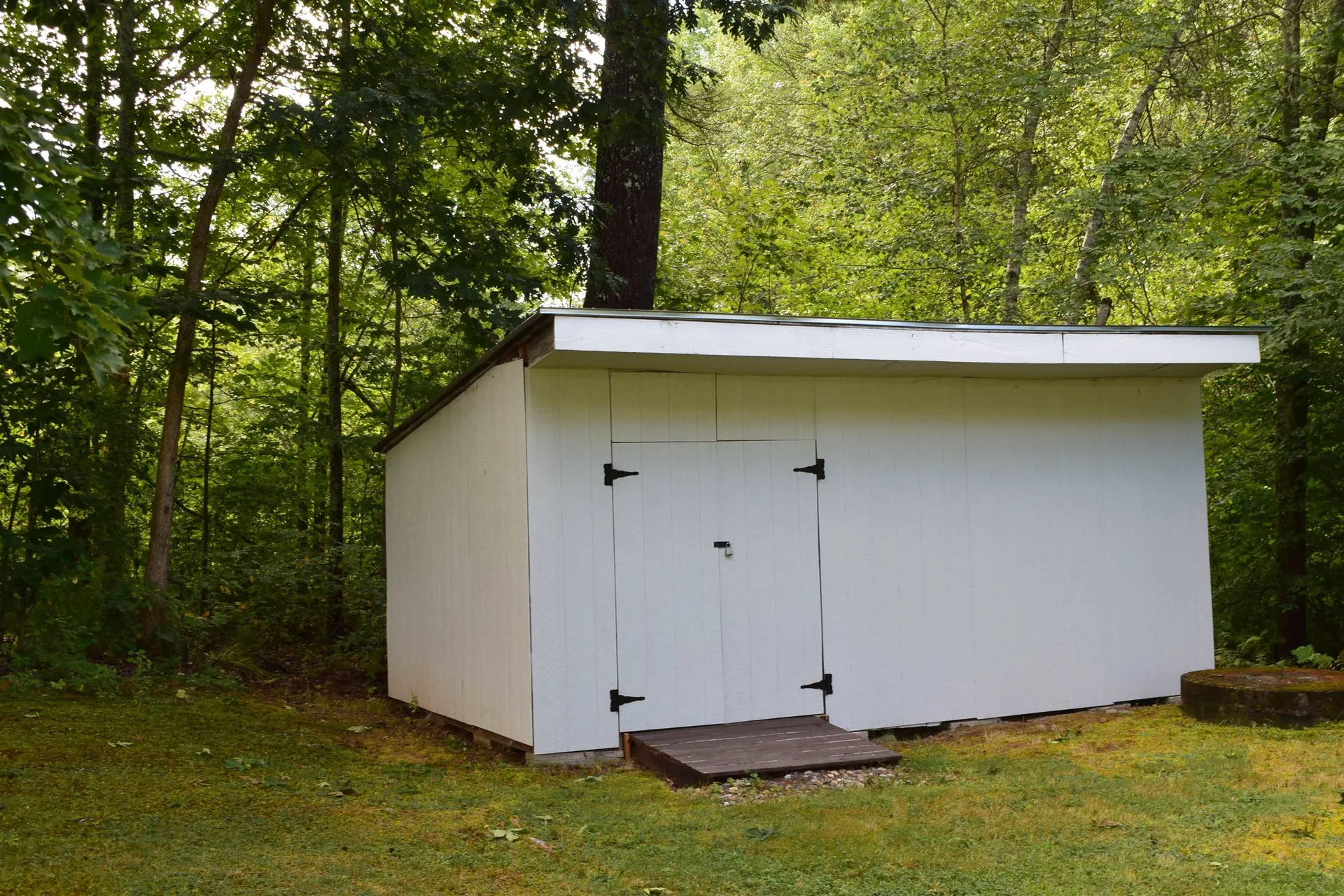 16 Clement Avenue Kingston NH 03848
