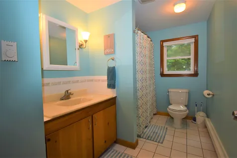 16 Clement Avenue Kingston NH 03848