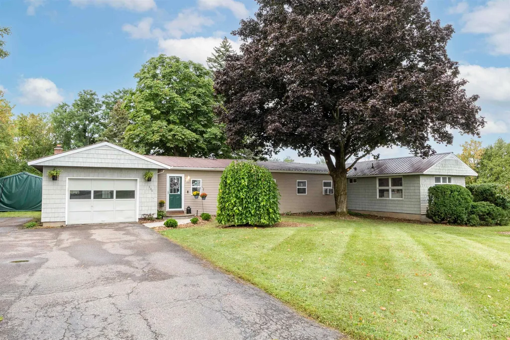 105 Pearl Street Grand Isle VT 05458