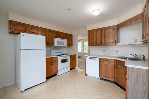 20 Magnolia Lane Laconia NH 03246