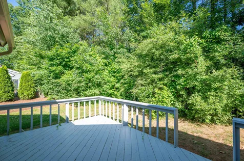 20 Magnolia Lane Laconia NH 03246