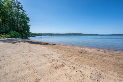 20 Magnolia Lane Laconia NH 03246