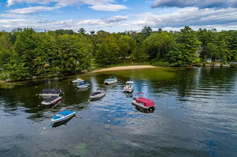 20 Magnolia Lane Laconia NH 03246