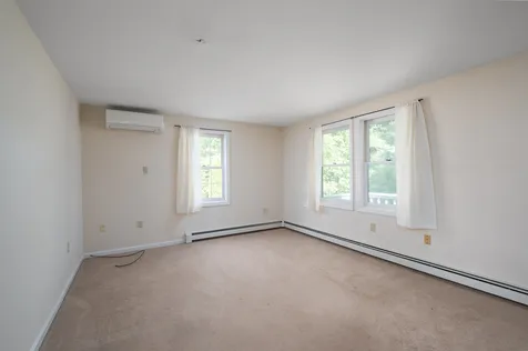 20 Magnolia Lane Laconia NH 03246