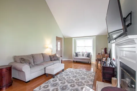 2 Thresher Road Nashua NH 03063