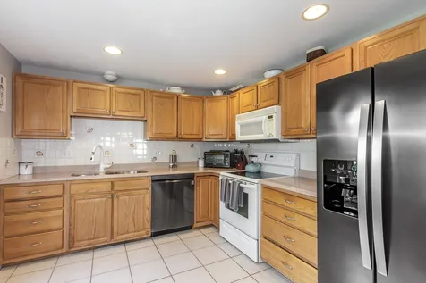 2 Thresher Road Nashua NH 03063