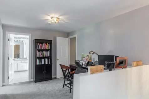 2 Thresher Road Nashua NH 03063