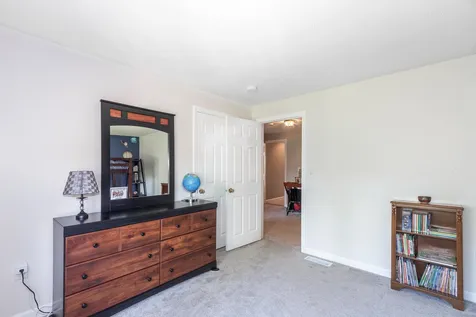 2 Thresher Road Nashua NH 03063