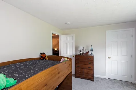 2 Thresher Road Nashua NH 03063