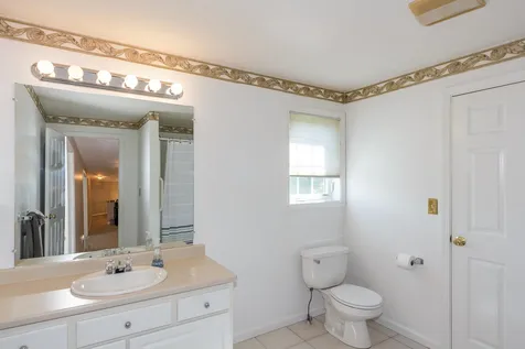 2 Thresher Road Nashua NH 03063