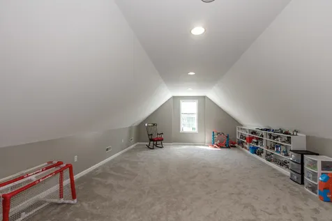 2 Thresher Road Nashua NH 03063