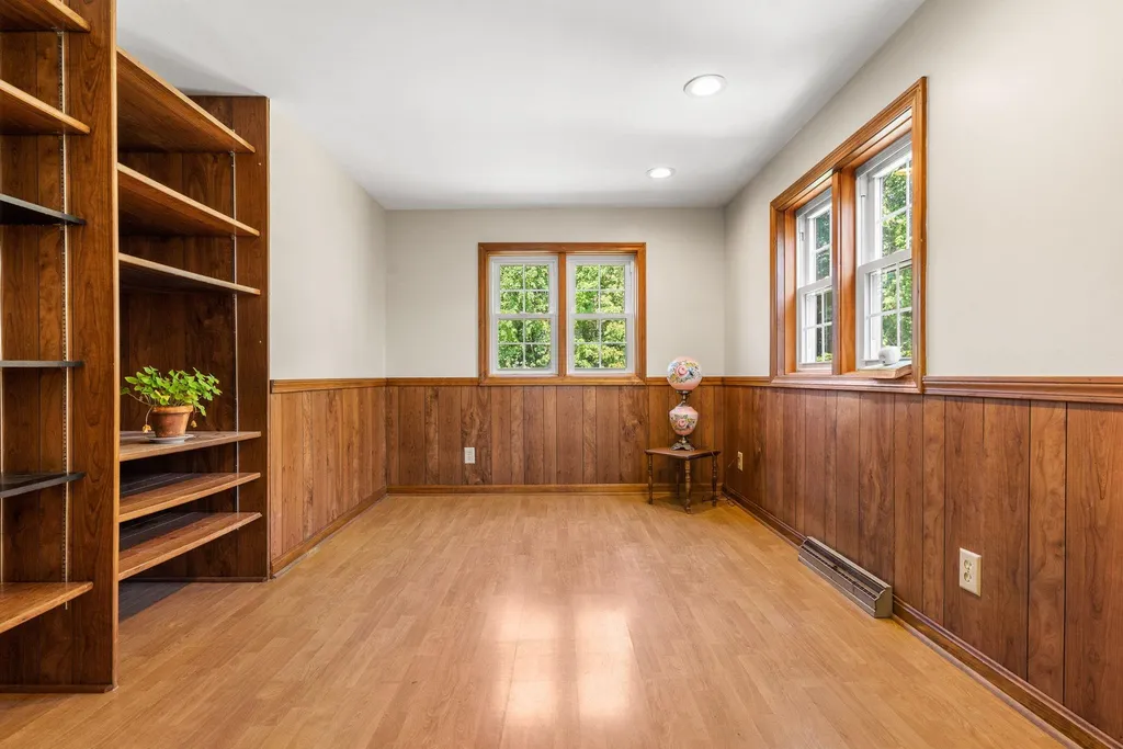 8 Pennichuck Street Nashua NH 03064