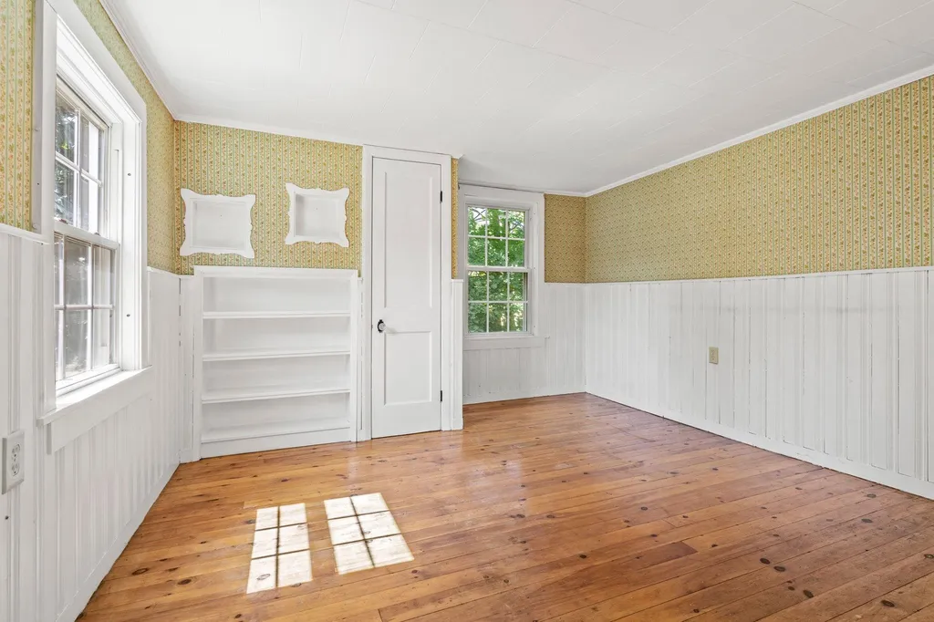 8 Pennichuck Street Nashua NH 03064