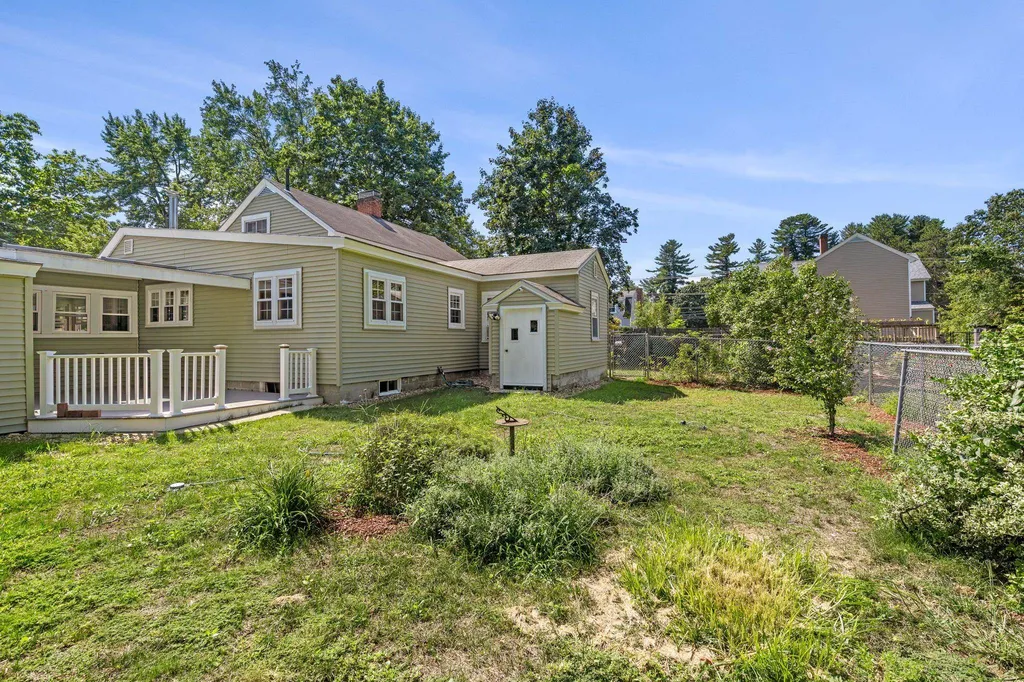 8 Pennichuck Street Nashua NH 03064