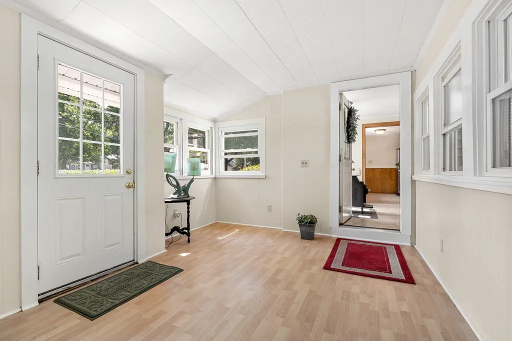 8 Pennichuck Street Nashua NH 03064