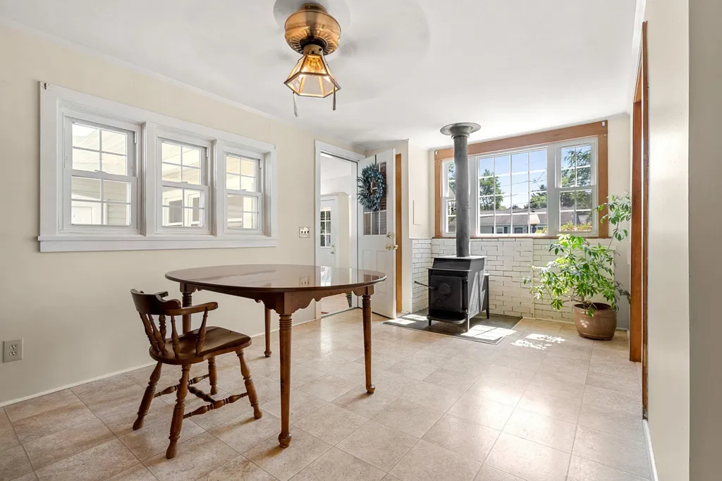 8 Pennichuck Street Nashua NH 03064