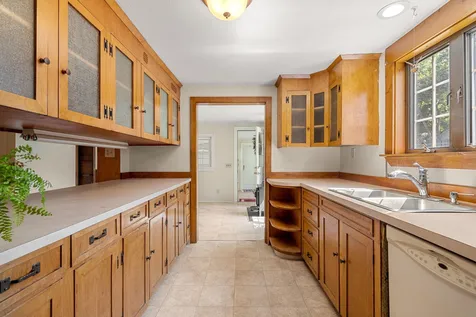 8 Pennichuck Street Nashua NH 03064